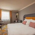Castrum Hotel 4*