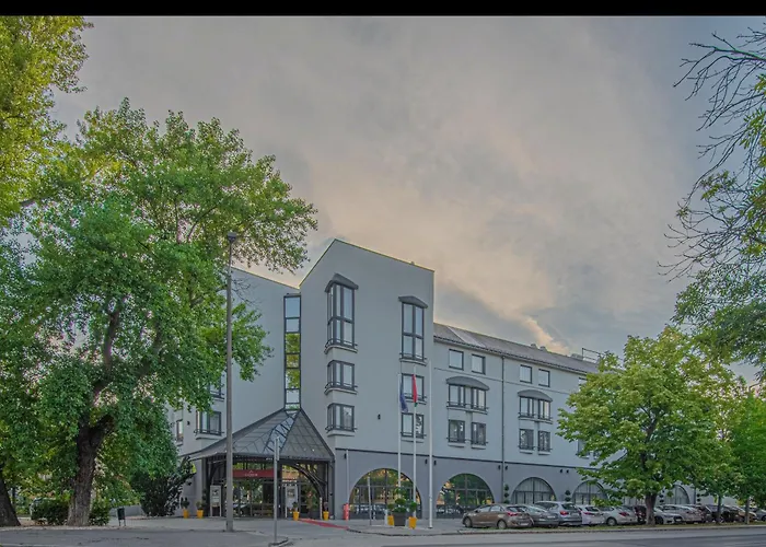 Castrum 4* セーケシュフェヘールヴァール